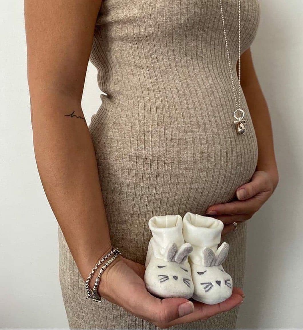 ژست بارداری با کفش